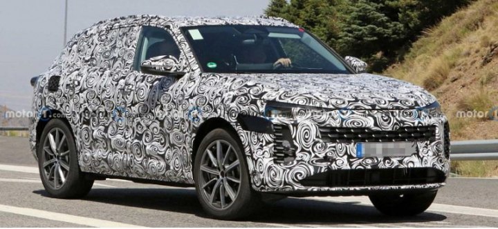 На тестах замечен прототип кроссовера Audi SQ5 следующего поколения