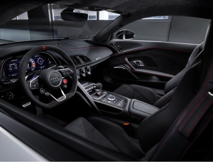 R8 разгоняется до 100 км/ч за 3,4 секунды, что на 0,4 секунды быстрее, чем у заднеприводного купе,…