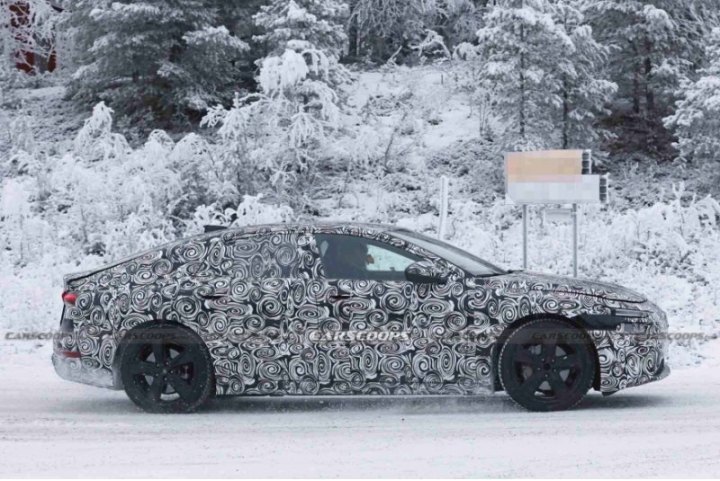 Боковой профиль A6 E-Tron сильно напоминает Tesla Model 3, хотя немецкий электромобиль будет…