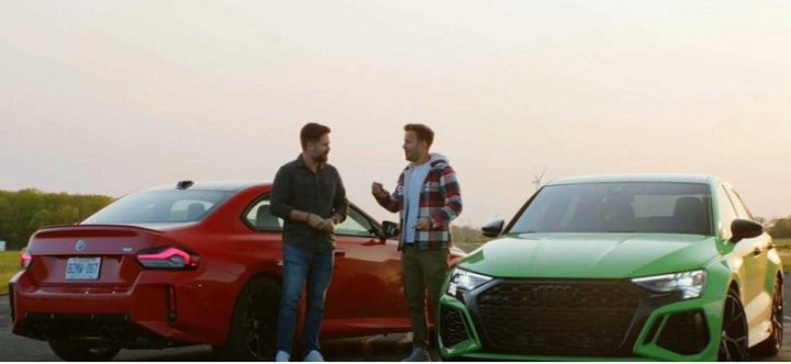 В этом видео, «заряженный» BMW M2 2023 года пытается обогнать Audi RS3