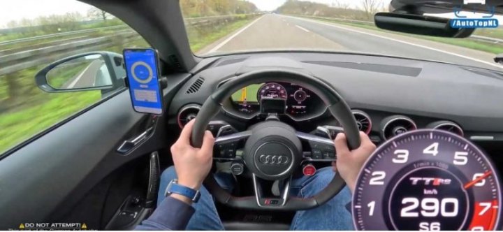 Смотрите, как Audi TT RS разогнался до максимальной скорости в 290 км/ч