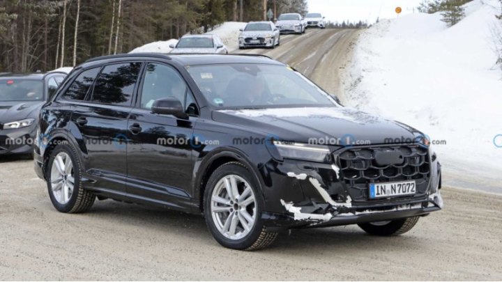 Обновленный Audi Q7 появится в 2024 модельном году. Тестовые прототипы кроссовера были запечатлены…
