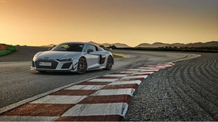GT блеснул в двух последних гонках, выиграв обе. R8 Spyder замыкал финишную черту и дважды…
