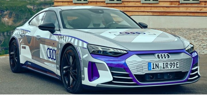 Версия Audi RS E-Tron, ограниченная 99 экземплярами, получила уникальный дизайн