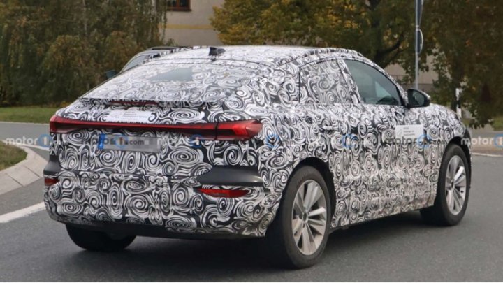 Q6 E-Tron Sportback, скорее всего, будет оснащен тем же панорамным дисплеем, что и традиционная…