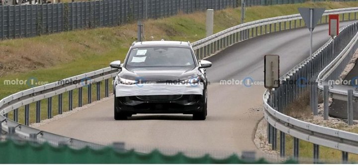 В Сеть слили фото электрического кроссовера Audi Q6 E-Tron без камуфляжа