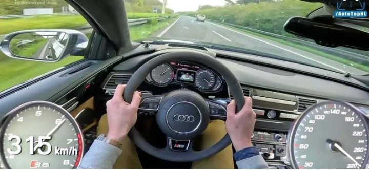 Посмотрите, как Audi S8 Plus разгоняется до максимальной скорости на автобане