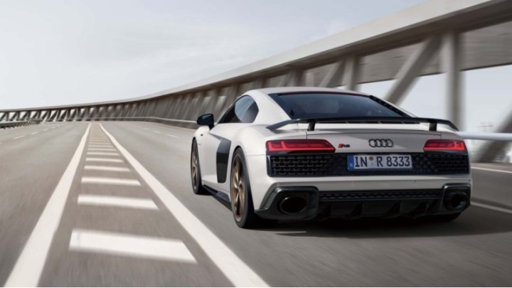R8 снимут с производства, как произошло с другим спорткаром Audi TT. Последний экземпляр выпустили…