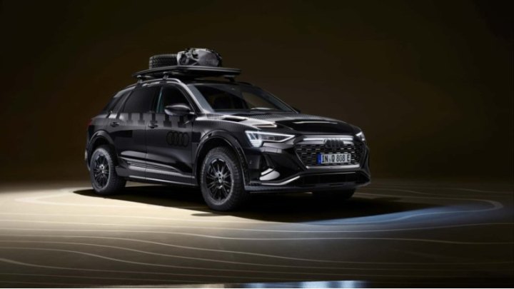 Помимо аппаратных изменений, Audi Q8 E-Tron в версии Edition Dakar также получает дополнительный…