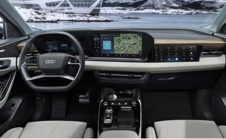 Внутри Q7 предложит роскошный салон, увеличенный по сравнению с Q7 размерами, обеспечивающий…
