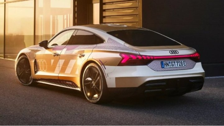 Audi не сообщила дату дебюта обновленного семейства e-tron GT, который ожидается где-то в ближайшие…