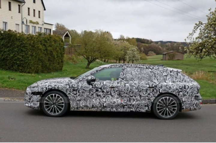 На днях был замечен прототип обновленного универсала Audi A7, который вызвал большой интерес у…