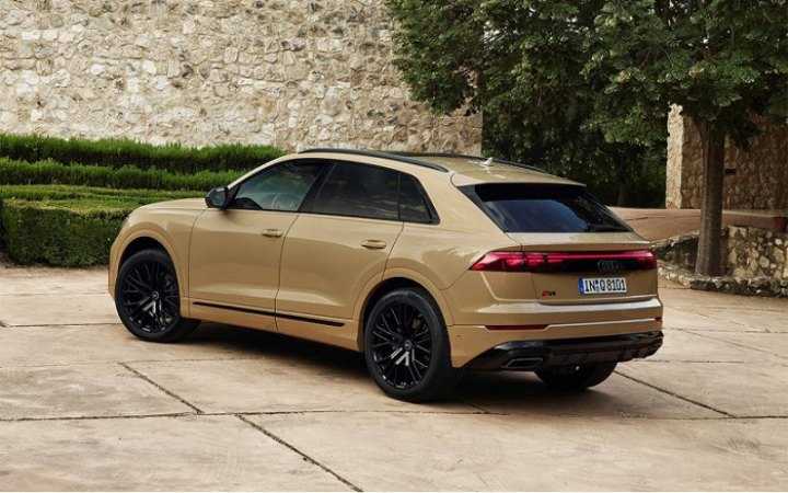 В исполнении 50 TDI кроссовер получает спортивные кресла с подогревом и массажем, темный кожаный…