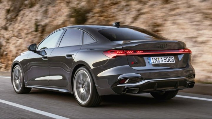 Даже без этого дисплея стандартная вариация Audi A5 выглядит весьма привлекательно. Она оснащена…