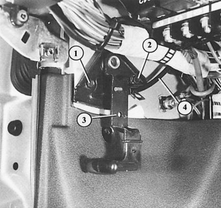 Brojevi označavaju: 1 – plašt kabela; 2 – kontranosač plašta kabela; 3 – poluga za zaključavanje…