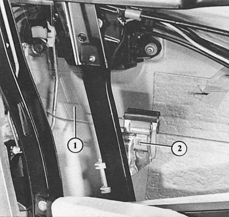 Как снять заднее стекло ауди Разборка дзвярэй (Audi А4 Б5, 1994-2001, бензін / Кузаў / Дэталі кузава) AudiMan