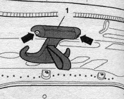 Tightening torque of the fastening hook on the body
