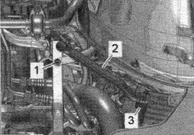 Адкруціць гайку «1» сайлент-блока. Адкруціць гайку на хамуце «3» і зняць прыёмную трубу «2» з…