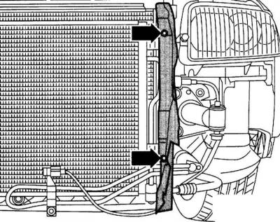 4. Odvojite zračne kanale s lijeve i desne strane hladnjaka (strelice na priloženoj ilustraciji).