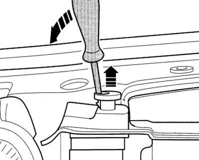 15. Otpustite gornje stezaljke hladnjaka i podignite ih prema gore.