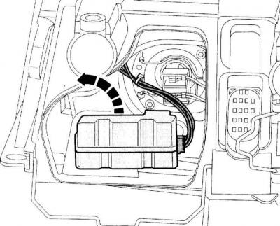 4. Halogena prednja svjetla: Okrenite motor za podešavanje dometa prednjih svjetala, skinite ga s…