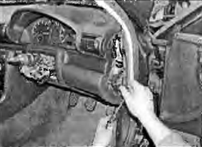 2. Ako bočna ili prednja svjetla ne svijetle, najvjerojatnije je pregorio osigurač ili je…