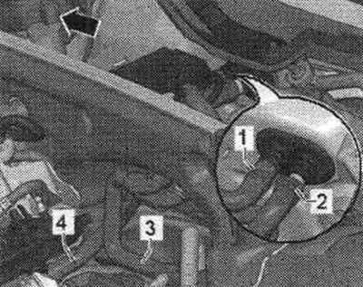 Отсоединить разъём «стрелка». Снять шланги ОЖ «1...4» и извлечь торцевую стенку водоотводящего…