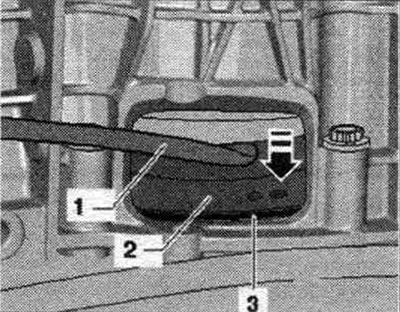 Установить КП на двигатель и затянуть болты «7...11» соединения двигателя и КП. Разгрузить ходовой…