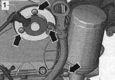 Изключете щепсела на клапан 1 на системата за променливо газоразпределение «N205» «1». Развийте…