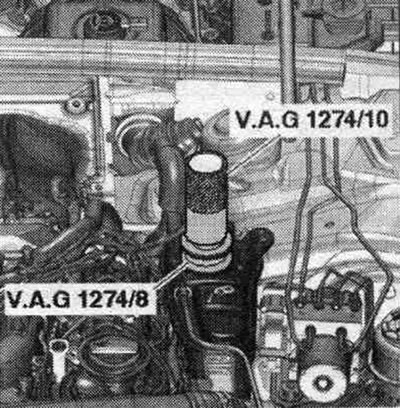 Извадете устройството за пълнене VAS 6096 от адаптера «VAG 1274/8» при разширяване. системен…