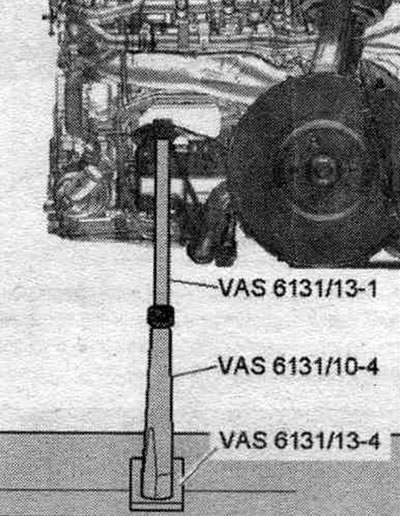 Усталяваць кандуктары з «VAS 6131/10» і «VAS 6131/13» злева і справа на пярэдняй частцы падрамніка,…
