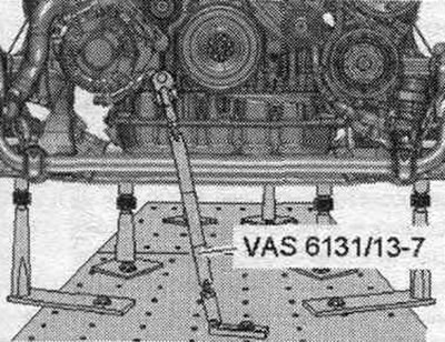 Подготовить подъемный стол «VAS 6131 А» с с набором креплений для Audi «VAS 6131/10», доп. набором…
