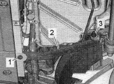 А/м без помпы выбягання ОЖ «V51»: Выкруціць ніт «1», а таксама гайку «3» і зняць левую распорку «2»…