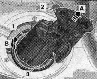 Не да канца зняць фланец «2» з паліўным фільтрам з модуля падачы паліва «1» «стрэлка А». Адхіліць…