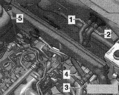 Адкруціць гайку «5». Зняць шлангі ОЖ «1...4» і выняць кантавую сценку водаадводнага палукашка.