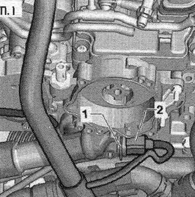 Odłączyć wtyczkę «2» czujnika temperatury płynu chłodzącego «G62». Zdjąć element mocujący «1»…