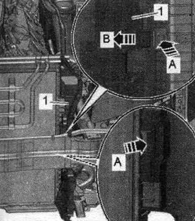 Освободете скобите «стрелка А» и наклонете въздуховода «1» отляво и отдясно към центъра на…