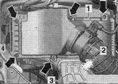 Изключете електричеството. свържете конектора «1» от разходомера на въздух «G70». Отворете скобата…