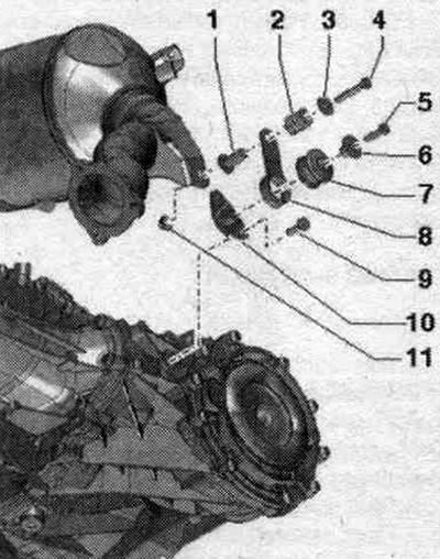 1. Разширителна втулка. 2. Пружина под налягане. 3. Диск. 4/5. Болт. 23 Nm. 6. Дистанционна втулка.…