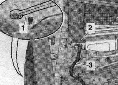 Разблокировать фиксаторы с арки колеса с помощью накидного ключа на 5,5 «поз. 1» и снять кабельный…
