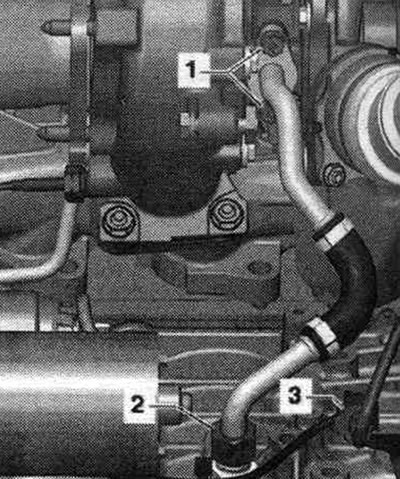 Разкачете щепселната връзка «3» на сензора за температура на отработените газове 1 «G235» и го…