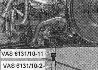 Усталяваць кандуктары з «VAS 6131/10» ззаду злева і справа на перадпакоях разьбовых злучэннях…