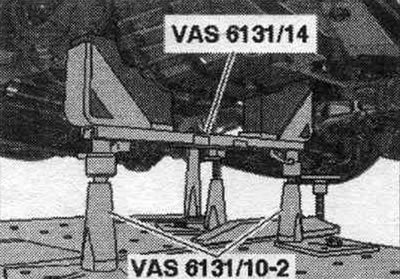 Падрыхтаваць пад'ёмны стол -VAS 6131 А- з наборам мацаванняў для «VAS 6131/10», кандуктарам «VAS…