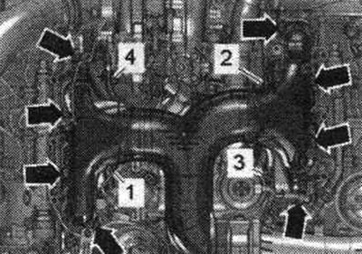 Odkręcić śruby «1...4» i «strzałki» i zdjąć kolektor dolotowy.