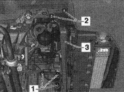 Odstráňte predný držiak z motora odskrutkovaním skrutiek «1». Ignorujte body «2» a «3».