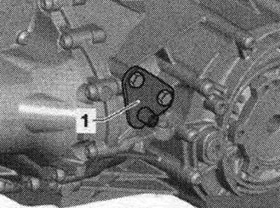 In case of replacement of the removed gearbox, it is necessary to move the following parts to the…