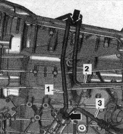 Падвязаць уверсе магістралі ATF «1» і «2». «Паз. 3» не ўлічваць. Адкрытыя магістралі і патрубкі…