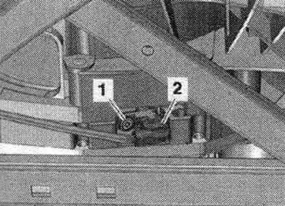 Адлучыць раз'ём «2» датчыка частаты кручэння рухавіка «G28» і вызваліць провад КП. «Паз. 1» не…