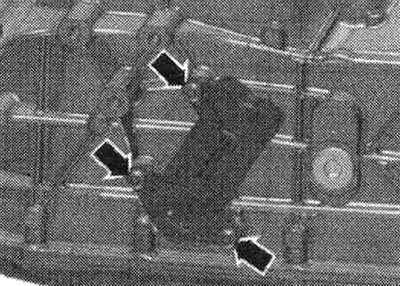 Развийте гайките «стрели» и малко се извади присоединительный елемент пътни артерии на ATF. На…