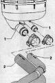 Монтажное положение шланговых магистралей на бачке, радиаторе гидр, жидкости и обратной магистрали